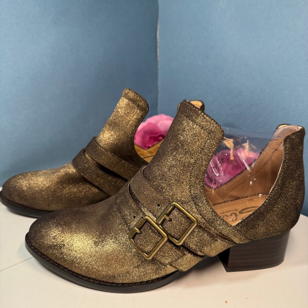 Sbicca Metallic Gold Booties with Buckle Detail - Picture 3 of 11